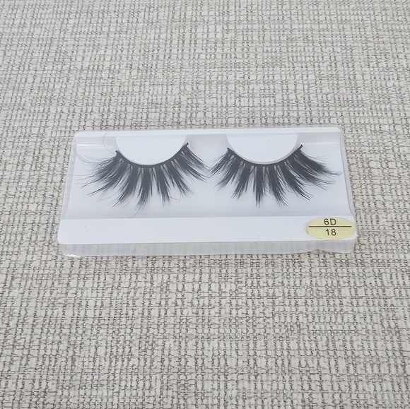 Eyelashes- NWOT - Picture 1 of 2